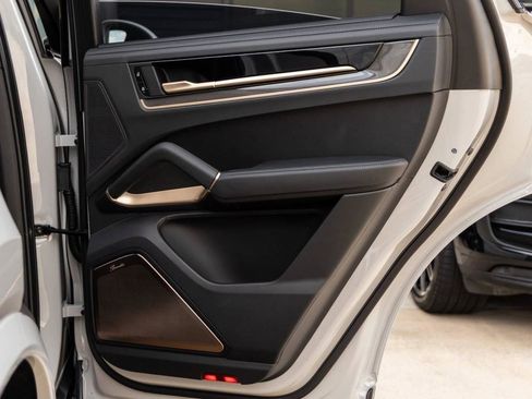 New 2026 Porsche Cayenne Turbo image 96