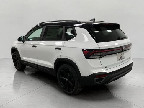 New 2026 Volkswagen Taos SE AWD/4WD image 6