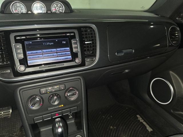 Used 2014 Volkswagen Beetle R-Line FWD image 9