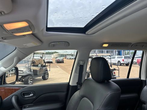 Used 2018 INFINITI QX80 2WD w/ Driver Assistance Package image 2