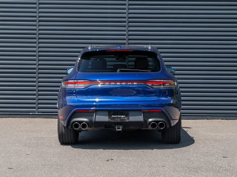 Certified 2024 Porsche Macan AWD/4WD image 7