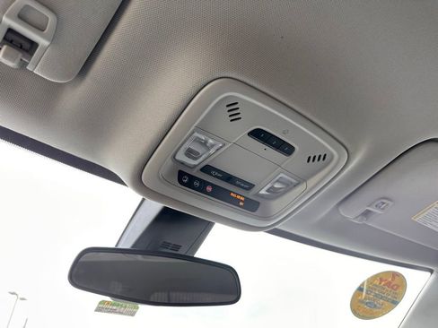 Used 2020 Chevrolet Traverse LT w/ Driver Confidence II Package image 24