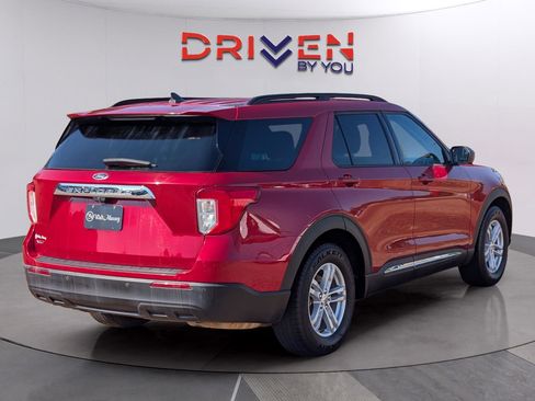 Used 2022 Ford Explorer XLT RWD image 9
