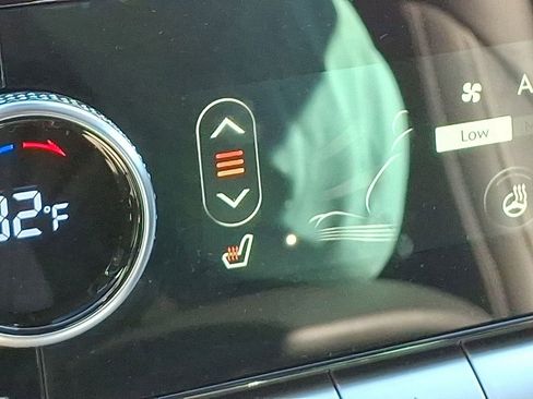 Used 2025 Genesis GV70 2.5T Advanced w/ Advanced Package image 19