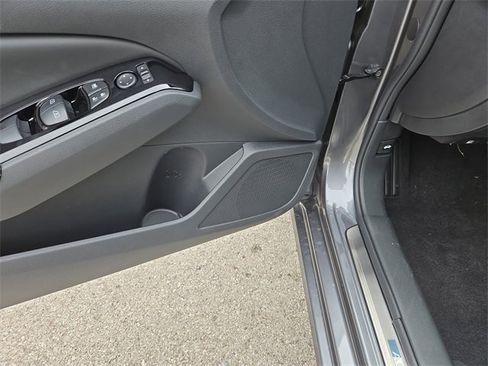 New 2025 Nissan Altima 2.5 SL image 31