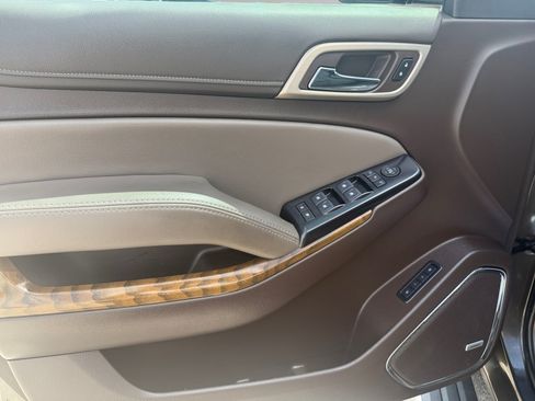Certified 2019 GMC Yukon Denali w/ Denali Ultimate Package AWD/4WD image 10