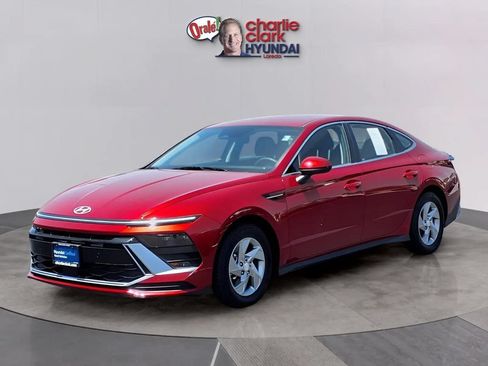 Used 2026 Hyundai Sonata SE FWD image 1