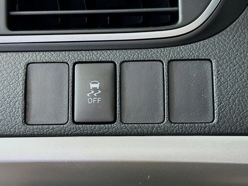 Used 2015 Toyota Camry SE FWD image 16