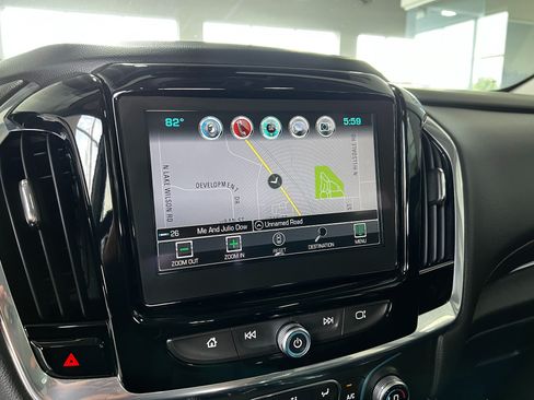 Used 2018 Chevrolet Traverse LT FWD image 18