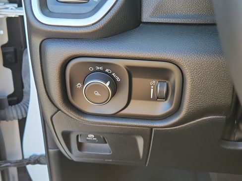 Used 2023 RAM 1500 Big Horn RWD image 26