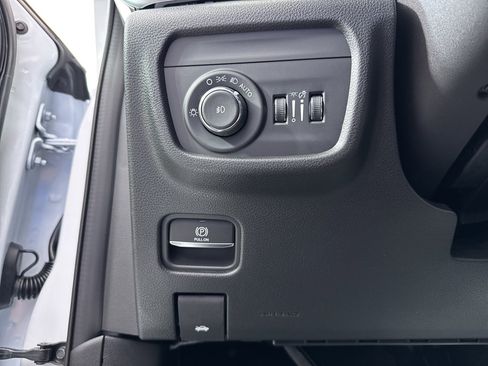 New 2025 Jeep Grand Cherokee L Limited w/ Black Appearance Package image 31