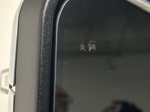 Used 2024 GMC Sierra 3500 Denali w/ Technology Package image 6