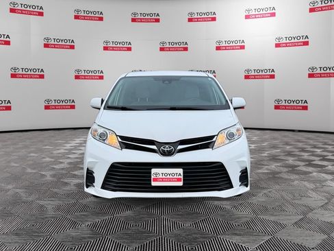 Certified 2020 Toyota Sienna LE image 8