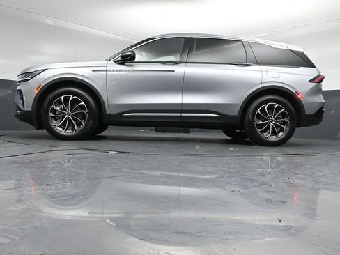 Certified 2025 Lincoln Nautilus Premier AWD/4WD image 39