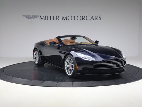 Used 2019 Aston Martin DB11 Volante RWD image 11