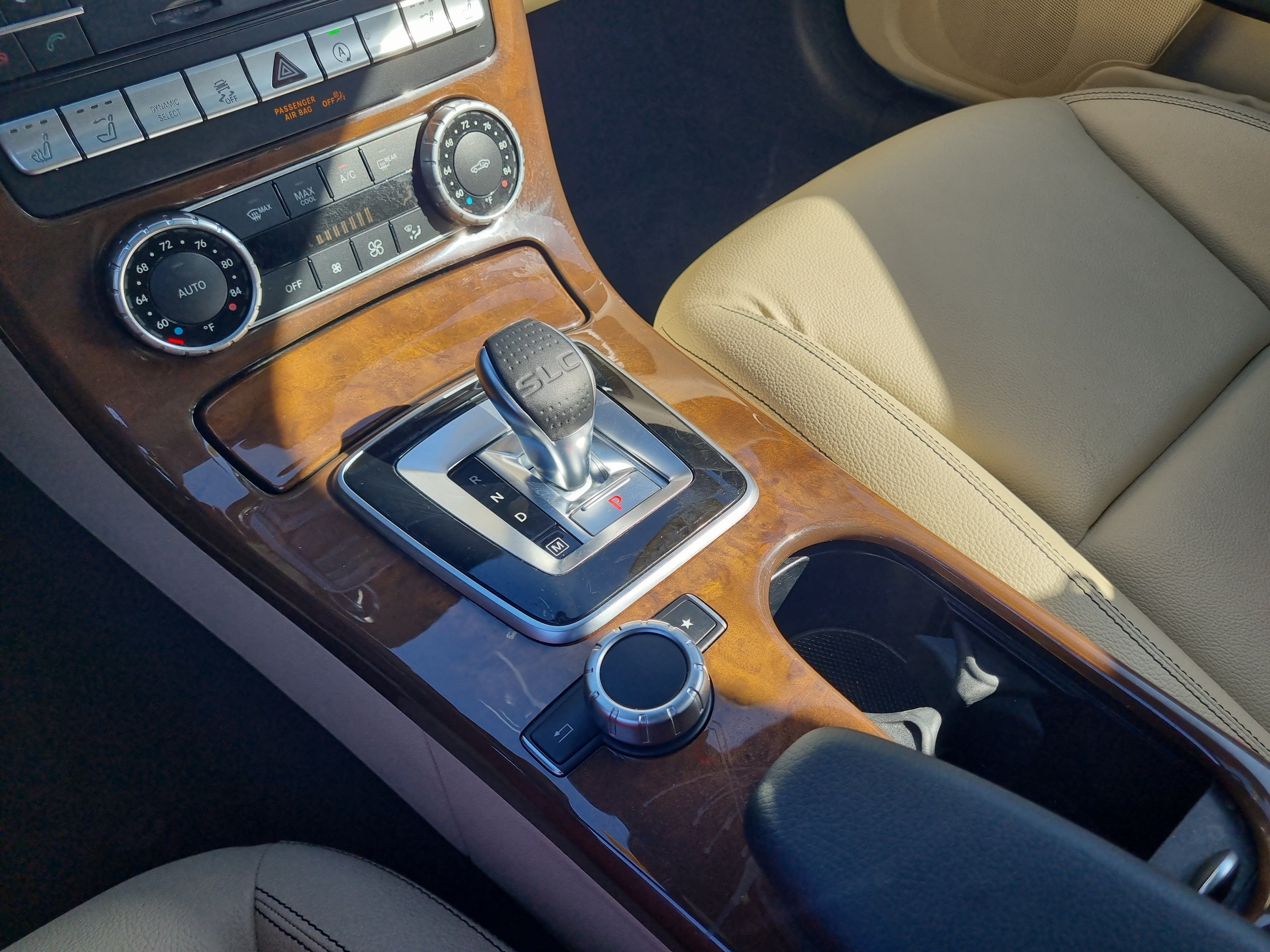 Used 2020 Mercedes-Benz SLC 300 w/ Premium Package image 27