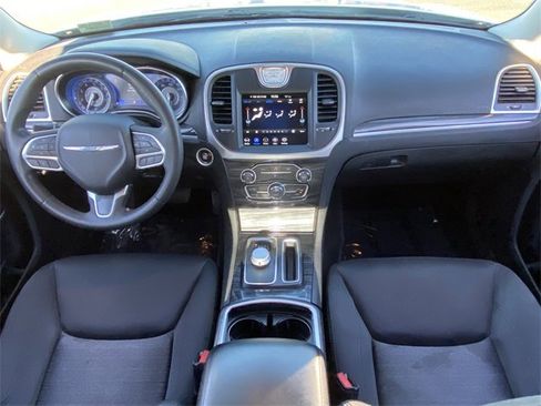 Used 2022 Chrysler 300 Touring w/ Sport Appearance Package image 22