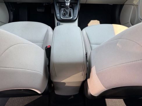 Used 2025 Kia Soul LX FWD image 30