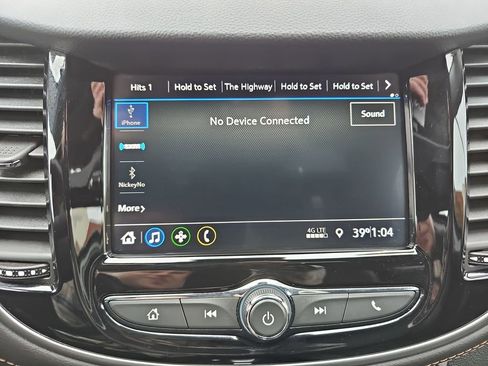 Used 2022 Chevrolet Trax LT w/ Redline Edition image 21