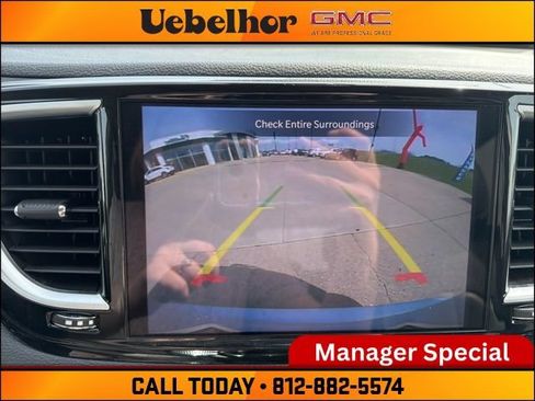 Used 2024 Chrysler Pacifica Limited FWD image 28