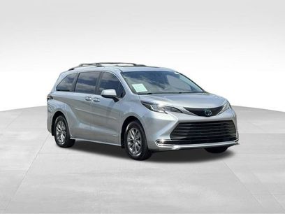 Used 2021 Toyota Sienna XLE