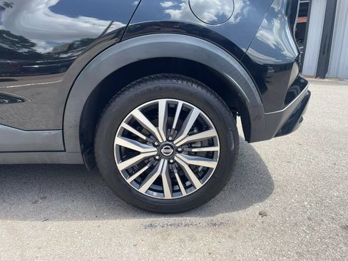 Used 2021 Nissan Kicks SV FWD image 31