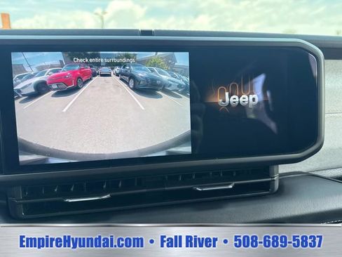 Used 2025 Jeep Wrangler Unlimited Sahara AWD/4WD image 22