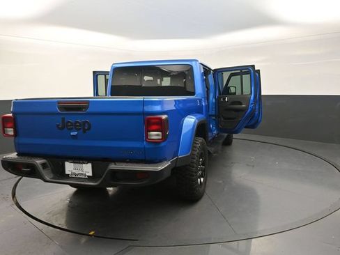 Used 2025 Jeep Gladiator Sport AWD/4WD image 34