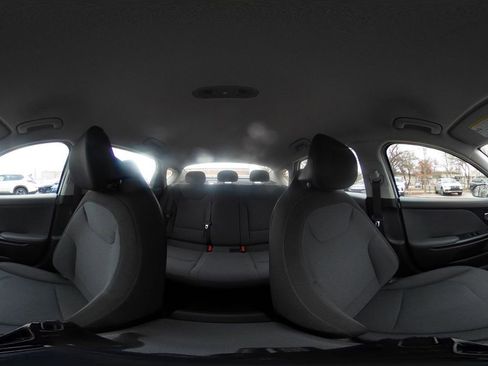 Used 2025 Kia K4 LXS image 41