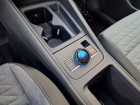 New 2026 Volkswagen Tiguan S w/ 18" Wheel Package FWD image 9