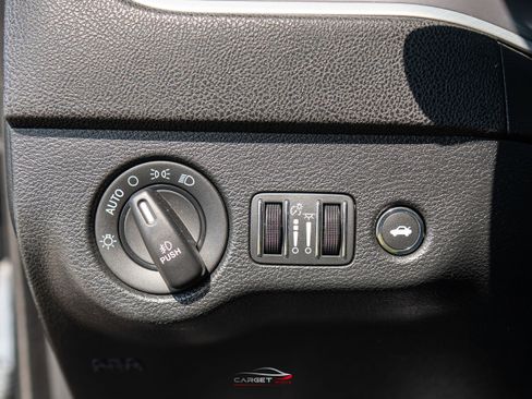 Used 2022 Dodge Charger Scat Pack w/ Navigation & Travel Group RWD image 36