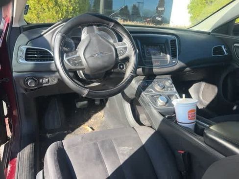 Used 2015 Chrysler 200 Limited image 9