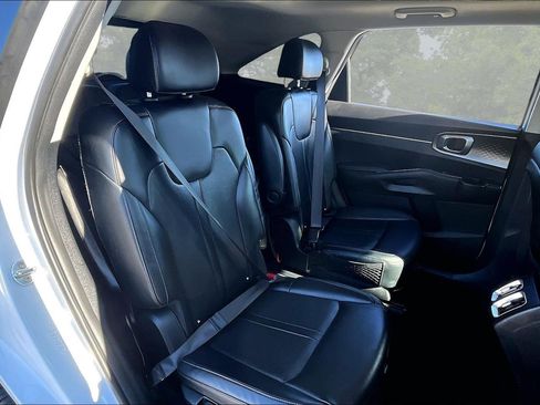 Used 2022 Kia Sorento EX w/ Panoramic Sunroof Package image 27