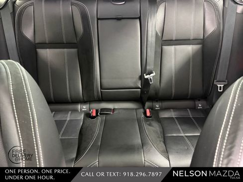 Used 2018 Land Rover Range Rover Velar R-Dynamic SE AWD/4WD image 33