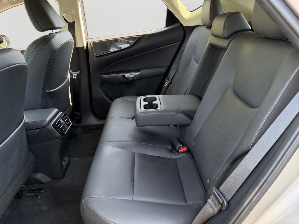 Used 2023 Lexus NX 350 AWD image 11