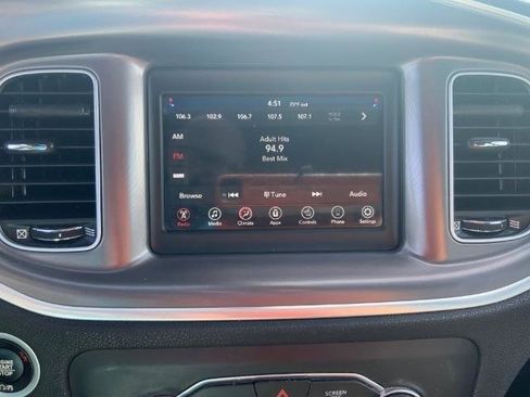 Used 2021 Dodge Charger SXT w/ Leather Interior Group RWD image 18
