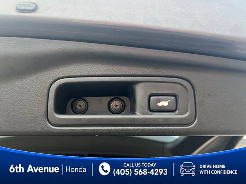 Used 2019 Honda Pilot Touring image 18