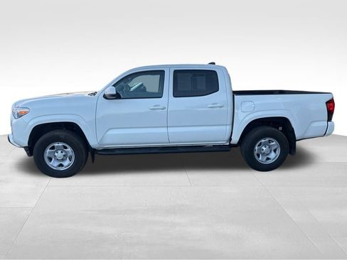 Used 2023 Toyota Tacoma SR image 3