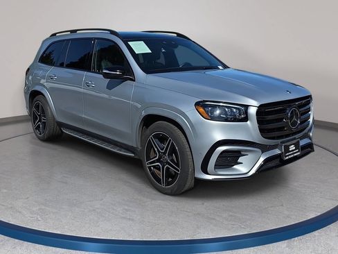 Used 2025 Mercedes-Benz GLS 450 4MATIC w/ AMG Line Exterior image 4
