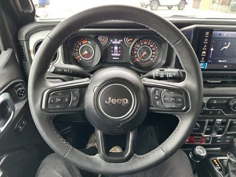 Used 2025 Jeep Wrangler Unlimited Sport AWD/4WD image 24