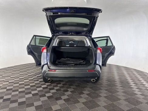 Used 2021 Toyota RAV4 XLE image 15