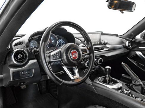 Used 2017 FIAT 124 Spider Classica RWD image 11