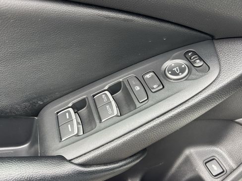 Used 2018 Honda Accord Sport image 17