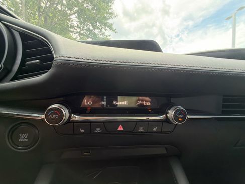 Used 2019 MAZDA MAZDA3 Sedan w/ Preferred Package FWD image 29