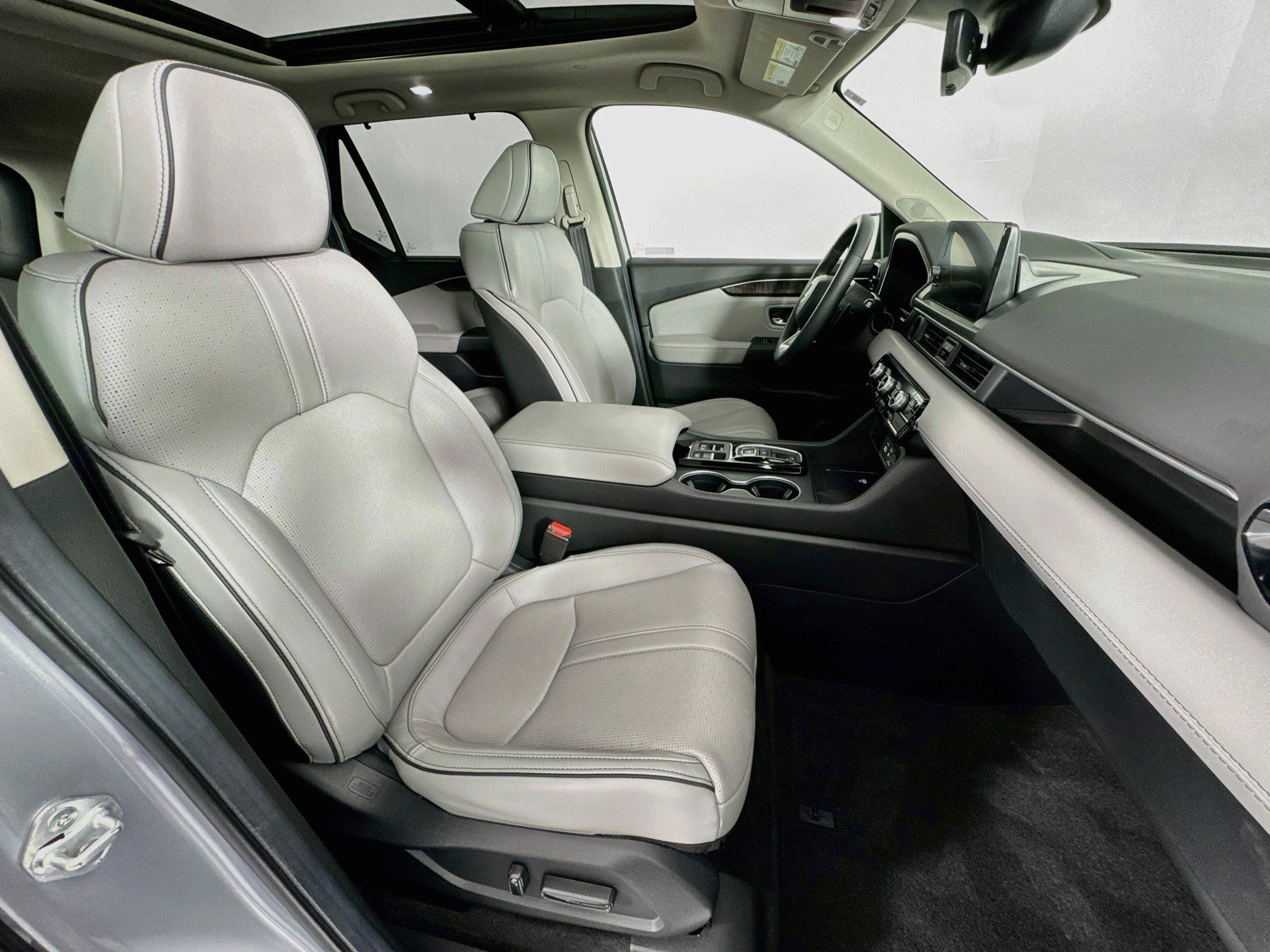 Certified 2024 Honda Pilot Elite image 31