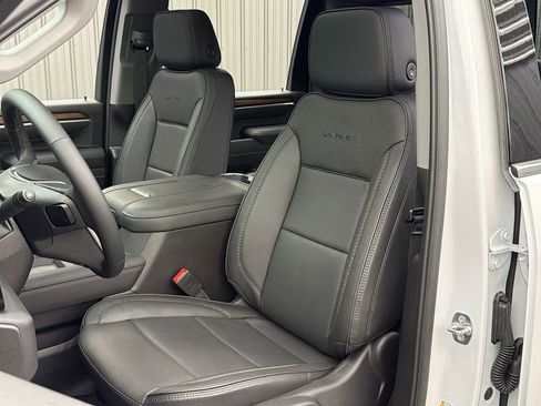 Used 2025 GMC Sierra 3500 Denali w/ Denali Reserve Package AWD/4WD image 20