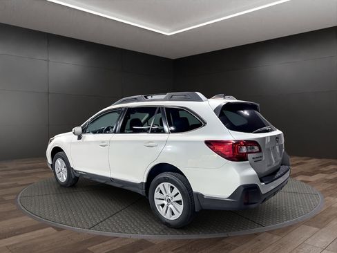Used 2019 Subaru Outback 2.5i Premium image 6