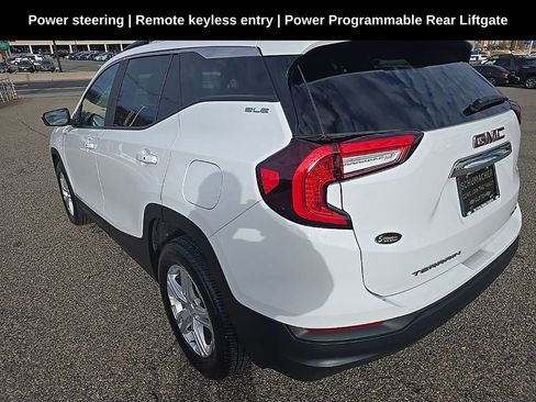 Used 2022 GMC Terrain SLE w/ Driver Convenience Package image 5