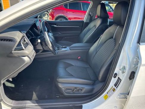 Used 2024 Toyota Camry SE image 21