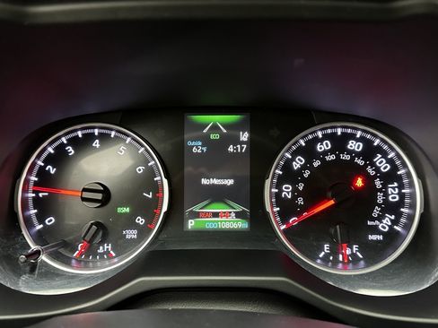 Used 2021 Toyota RAV4 XLE image 14